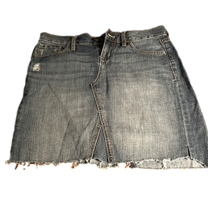 🌿Old Navy size 0, dark denim cut off skirt🌿